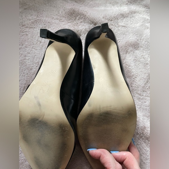 Black Marc Fisher heels - Picture 7 of 8